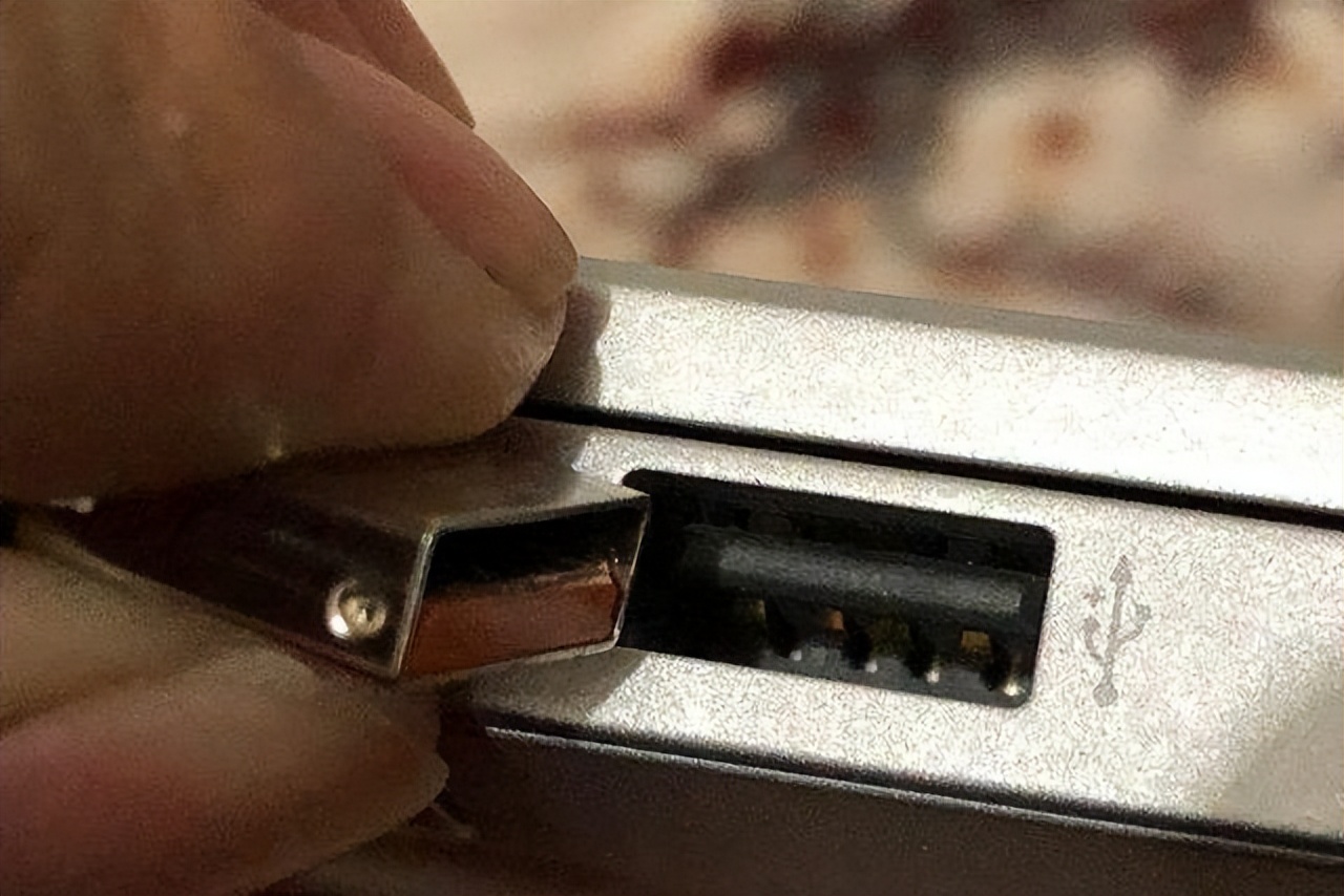 u盘在电视机不显示怎么办,u盘为什么在电视上看不了