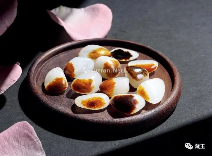 什么样的籽料手串值得入手,价值两万的和田玉圆珠手串