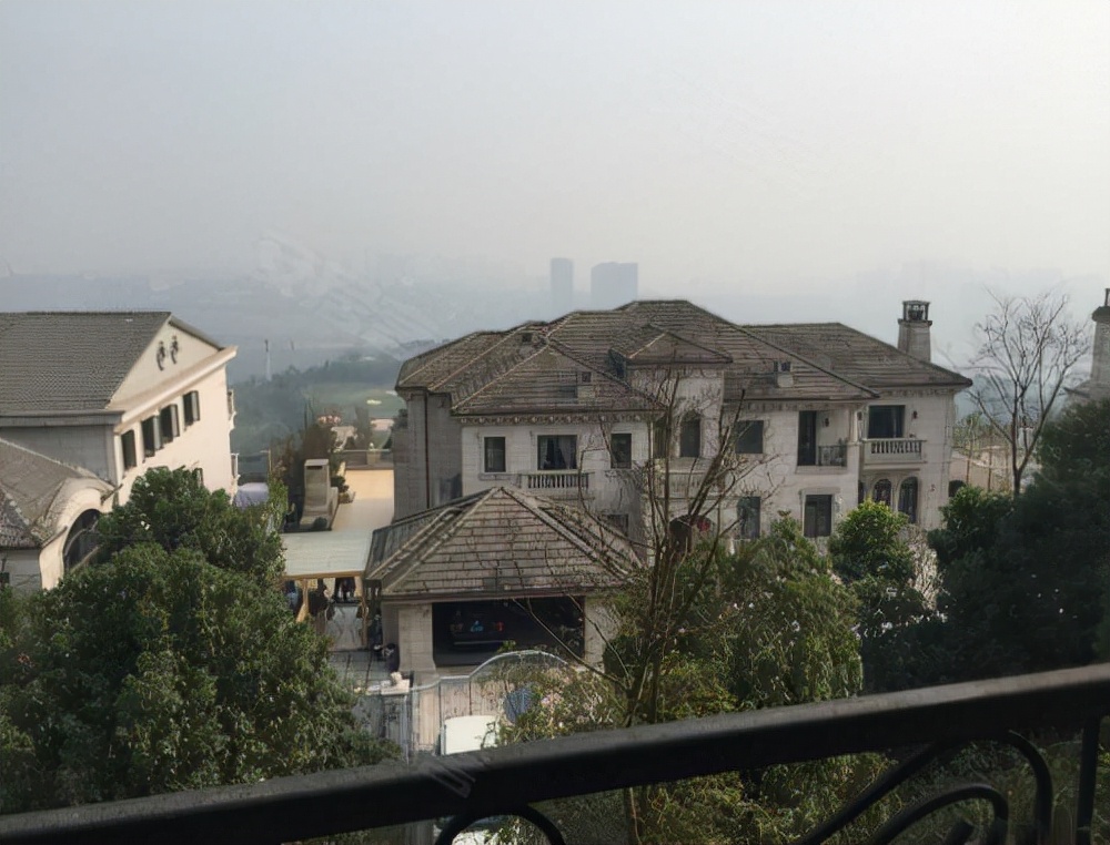 二手房涨跌幅前10出炉！渝北某小区跌了22.5%，你家涨还是跌？