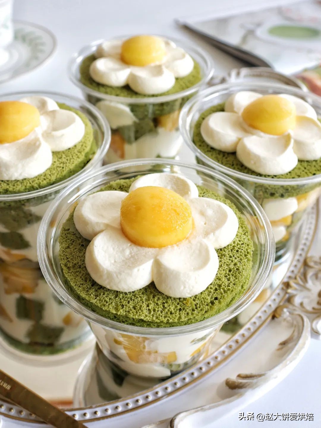 奶油巧克力蛋糕颜值与美味并存,diy颜值高简单不用烤箱小蛋糕