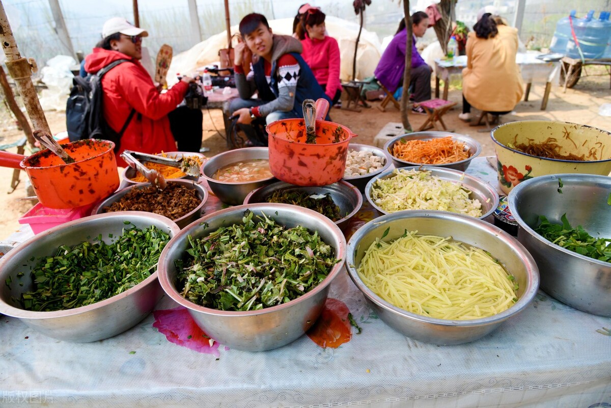 滕州菜煎饼面糊怎么调,滕州菜煎饼店