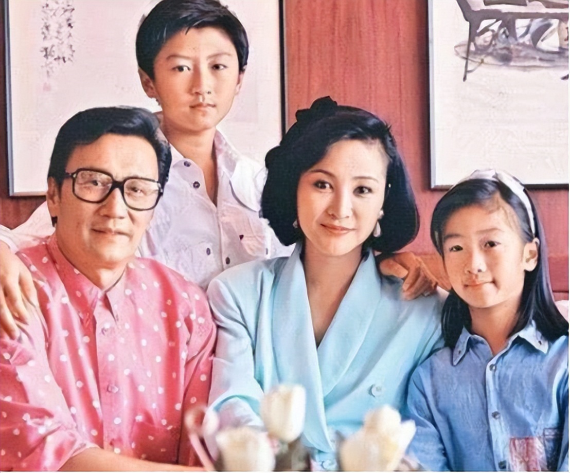 被谢贤养了12年，用青春换来2000万，如今35岁的Coco怎么样了？