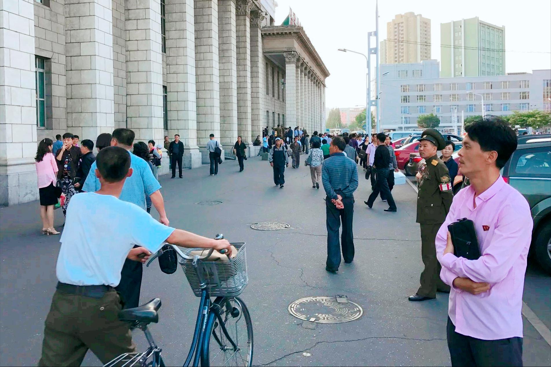 中国人去朝鲜会有什么样的待遇,中国人去到朝鲜朝鲜人会做什么