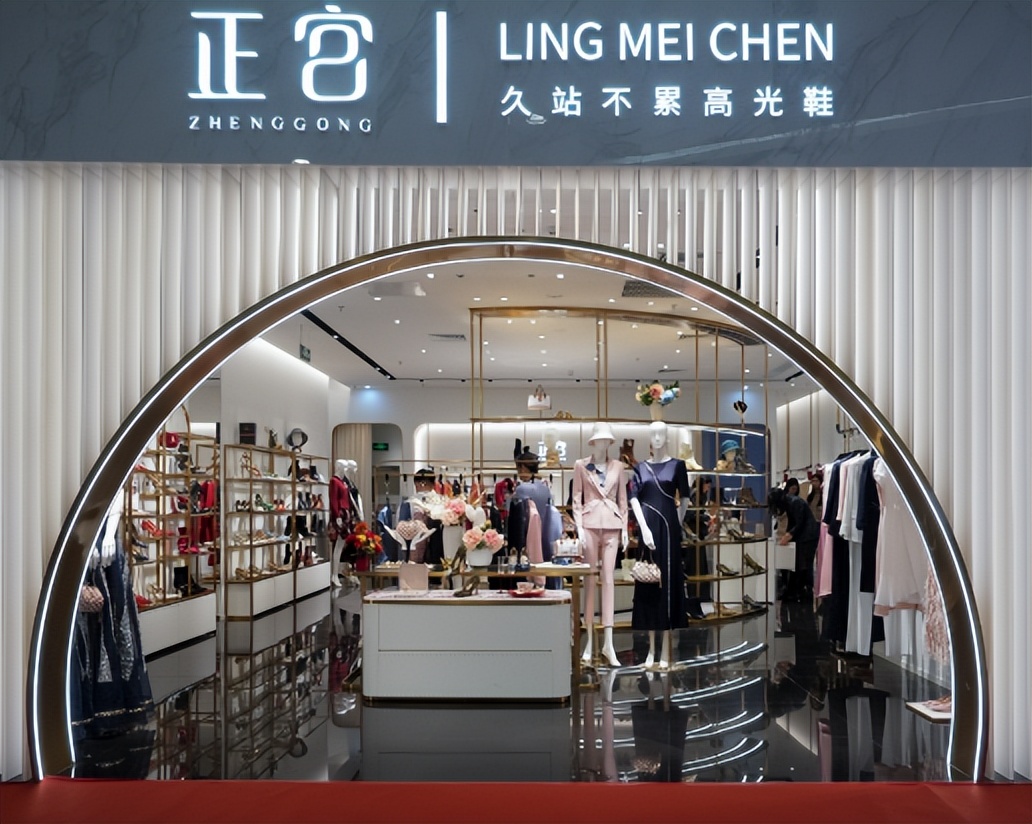 高光时刻，唯你闪耀，正宫礼服深圳罗湖KKMALL盛装开业