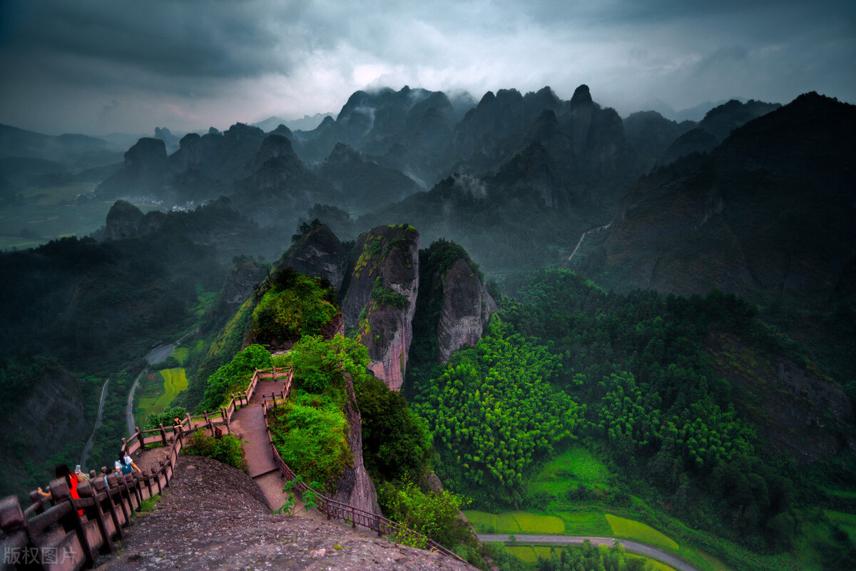 国内最值得自驾的七条绝美路线,此生必去的中国100个攻略