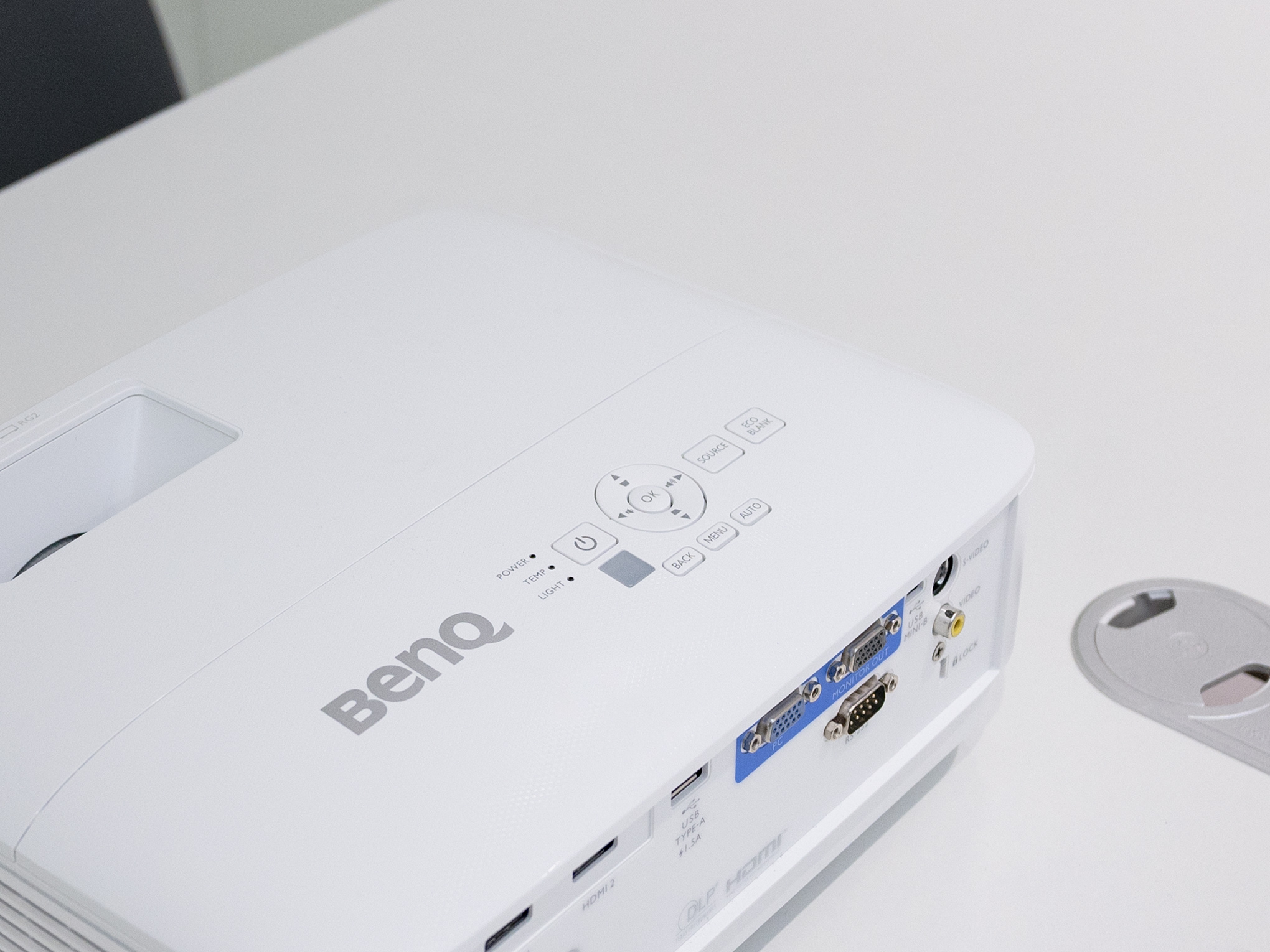 明基投影机MS560使用方法,投影仪明基mx560和e520怎么选择