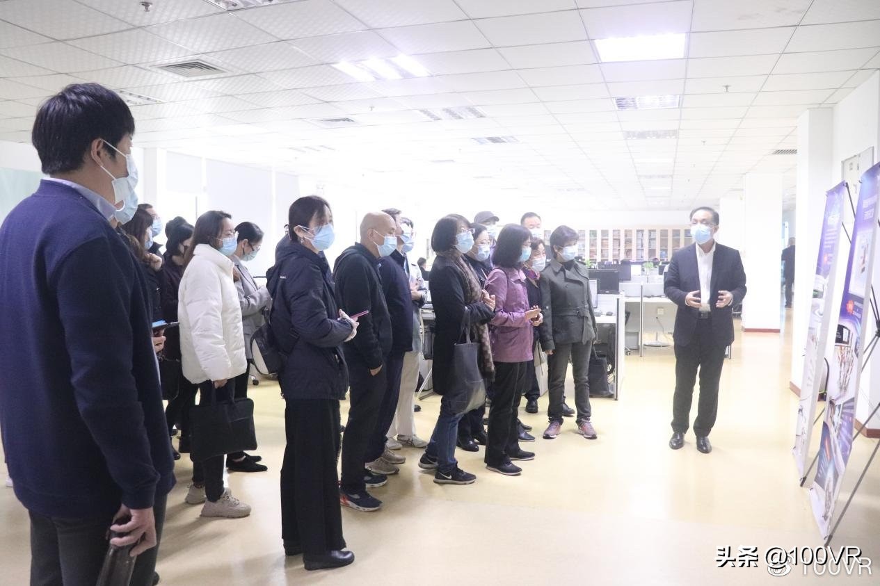 厦门市人社局走进凤凰创壹参观体验元宇宙最新技术