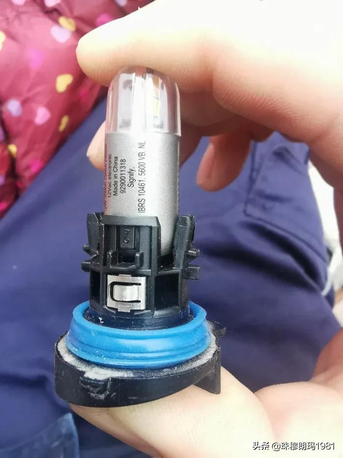 自己动手更换雪铁龙c5转向灯,天逸c5自己更换led灯