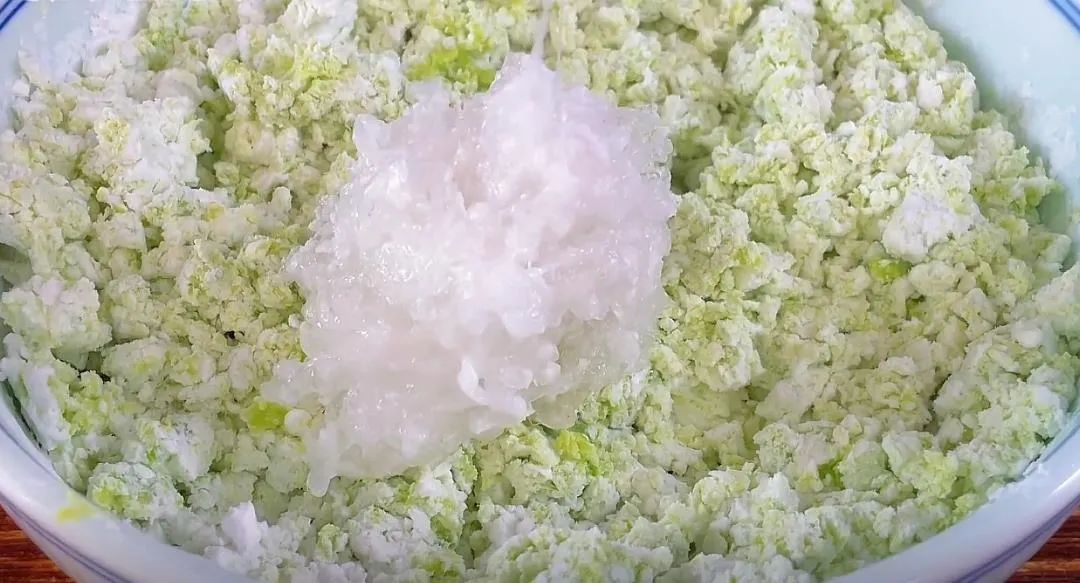 更年期不要太节俭多吃碱性食物,更年期补充雌激素食物方法