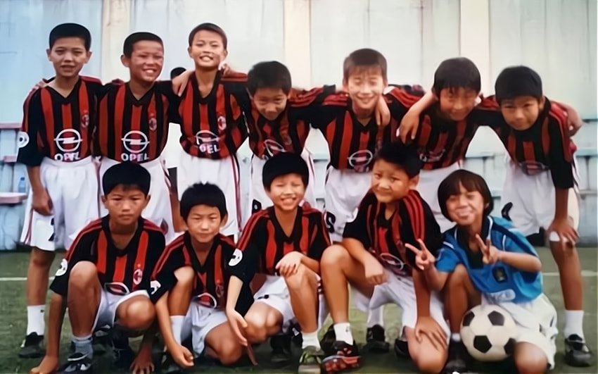 王霜几岁开始踢球,王霜踢进了多少球