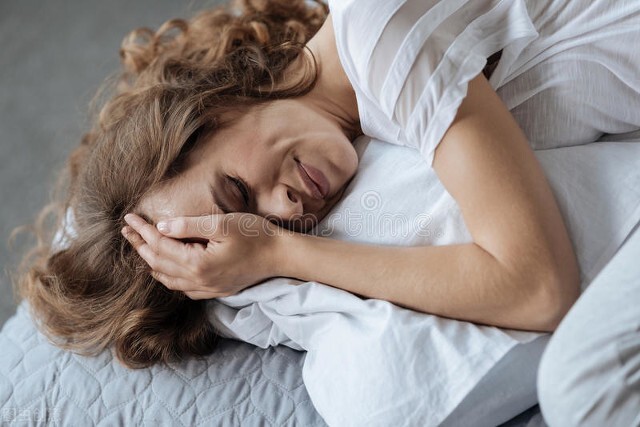 生气堵得慌按哪个穴位管用,缓解生气易怒的穴位