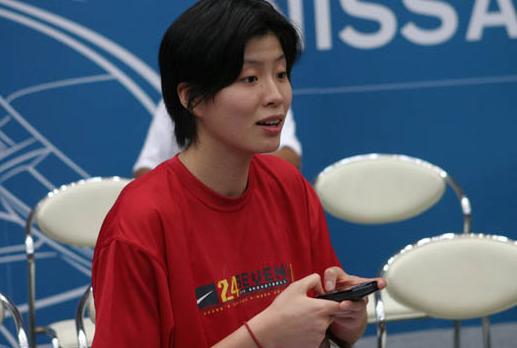 篮球巨星姚明现在的年龄有多大了,姚明为什么退役六年才入选名人堂