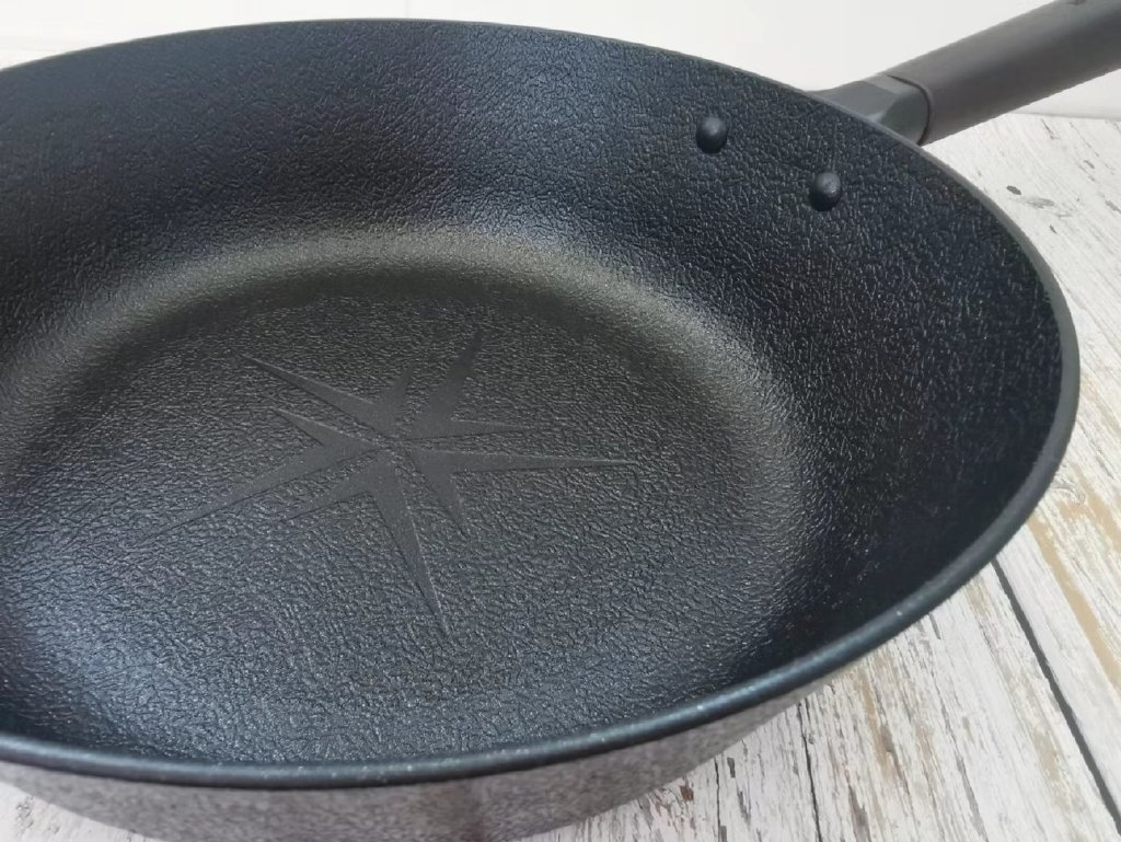 平底锅不粘锅推荐韩国,推荐一款经济好用的不粘锅