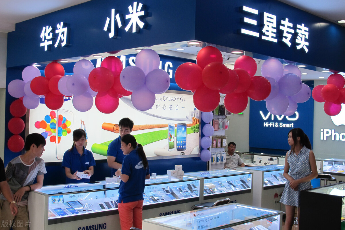 阿迪达斯股市跌价,阿迪达斯耐克股价大跌