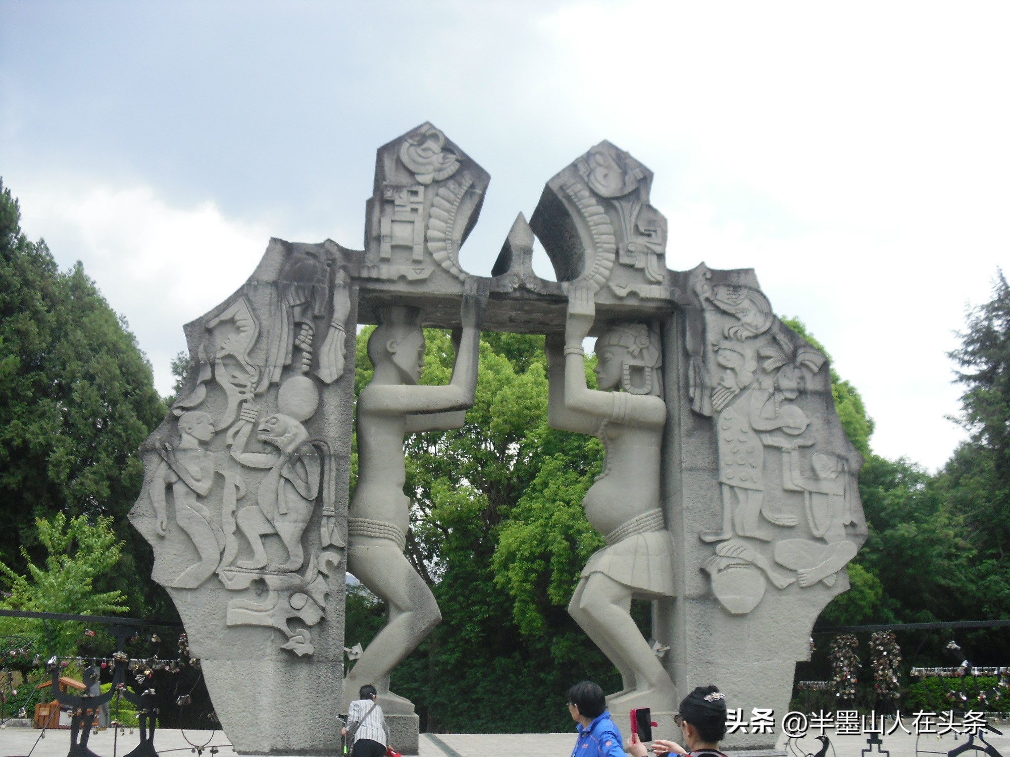 游云南墨江北回归线标志园,墨江县神奇的北回归线标志园