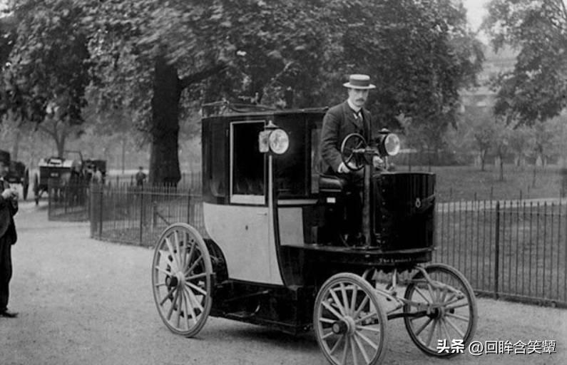 21张真实又罕见的老照片，阴毛假发工作者，我怀疑他用错地方了3