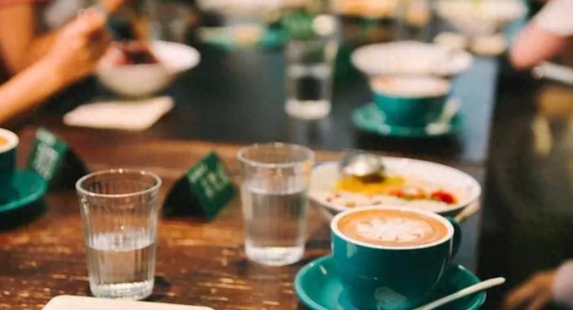 “*魔色**”马登毅：3小时能让女性甘愿开房送钱，成功1个烫1个烟疤