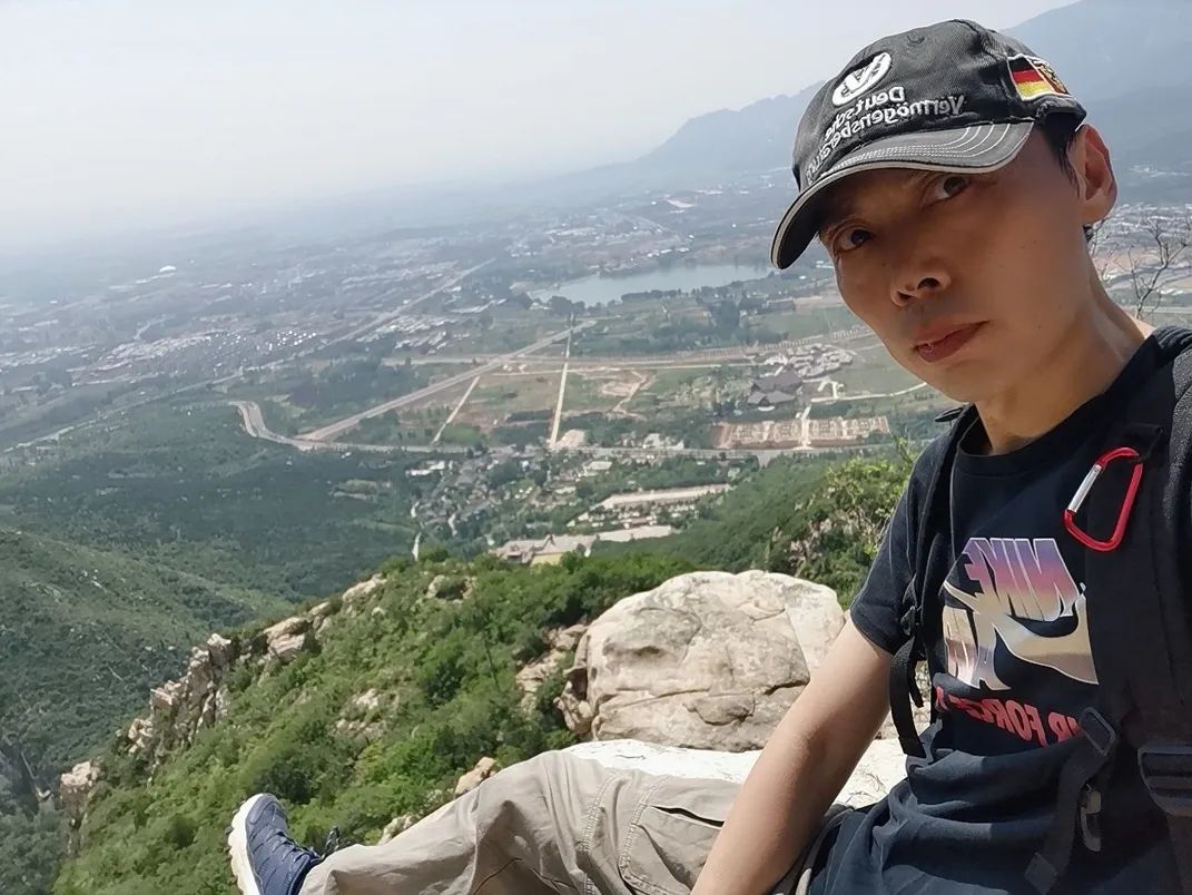 20230513嵩山月亮坡四号线溜腿，旁边的小山脊又出意外了