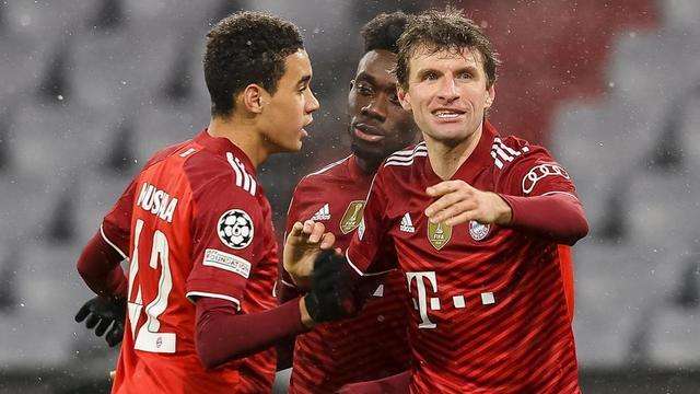 哈维同样错误犯两次，巴萨巨星变“水货”谁之过？新范戴克被乱用