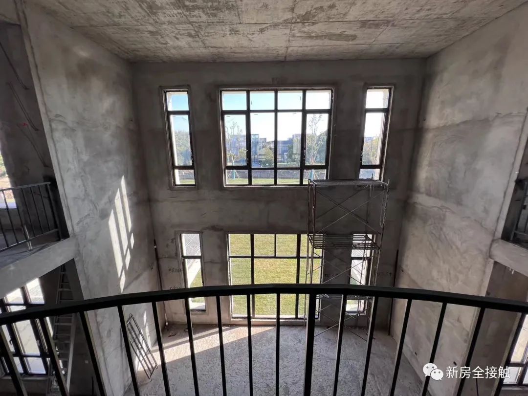 灿辉晶典1733到虹桥高铁,上海灿辉晶典1733周边交通