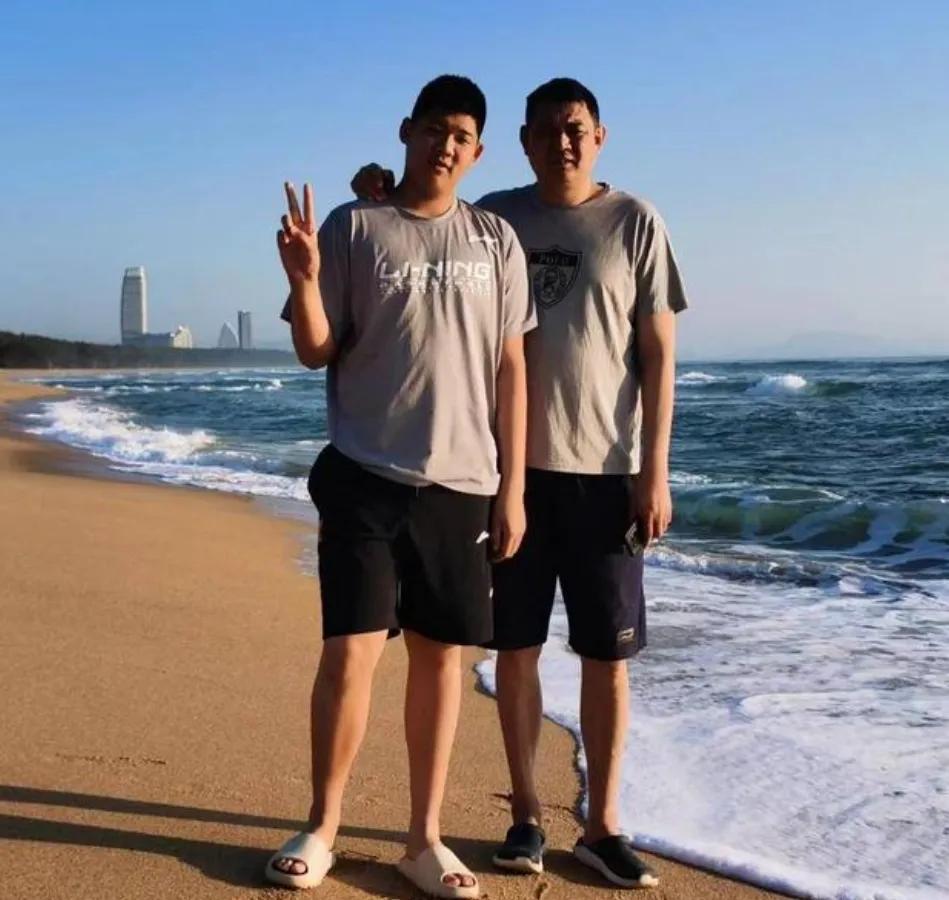 巩晓彬几次婚姻,与巩晓彬相恋九年