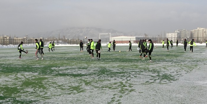 在那遥远的地方有一群人,在那遥远的地方一年级