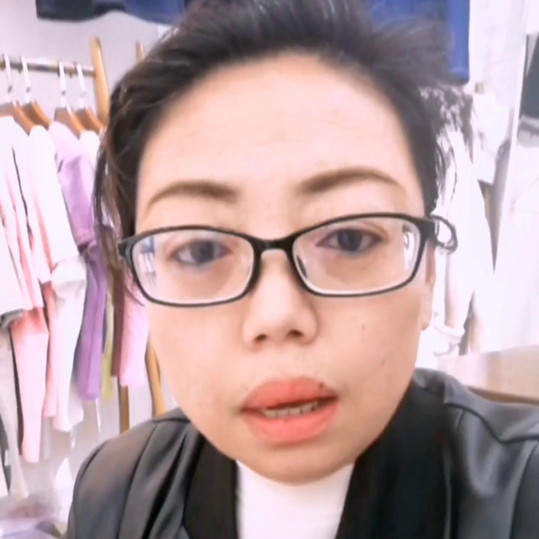 好家伙,买衣服这样讲价,能把老板娘心脏病讲出来#泰州姜...