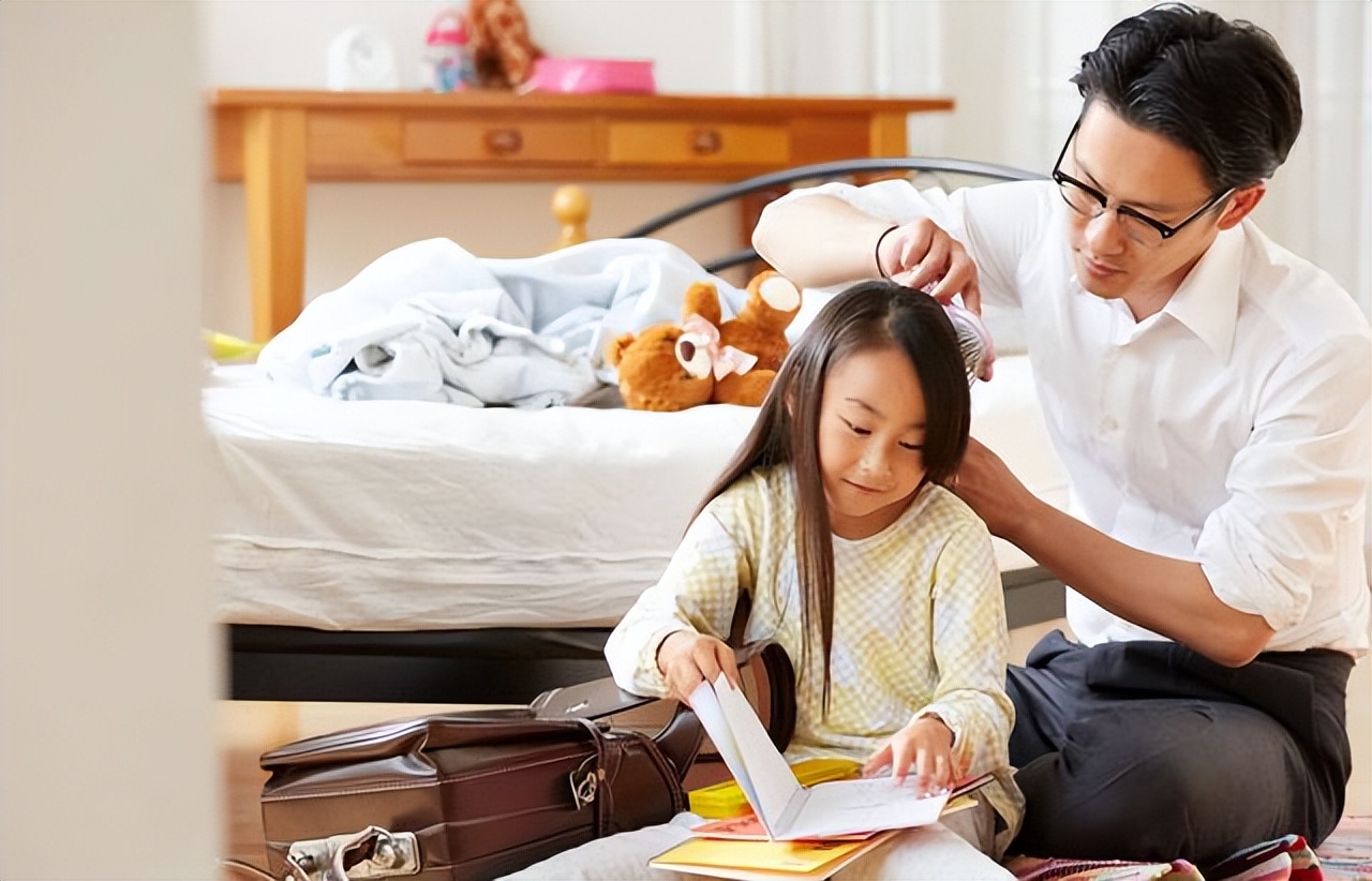 女儿爱爸爸的原因,女儿爱粘老爸是什么原因