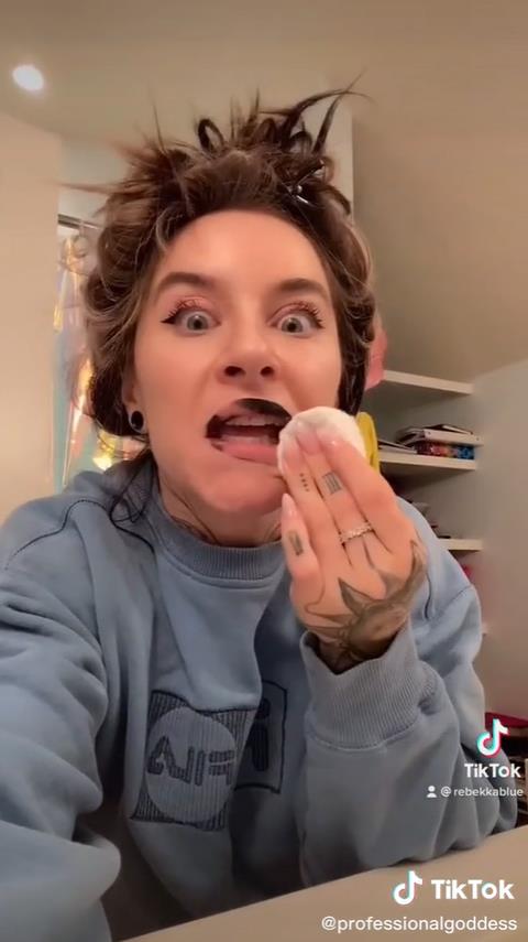 美国女子网售重口垃圾：灰尘脏水，指甲舌苔，真有人高价买？