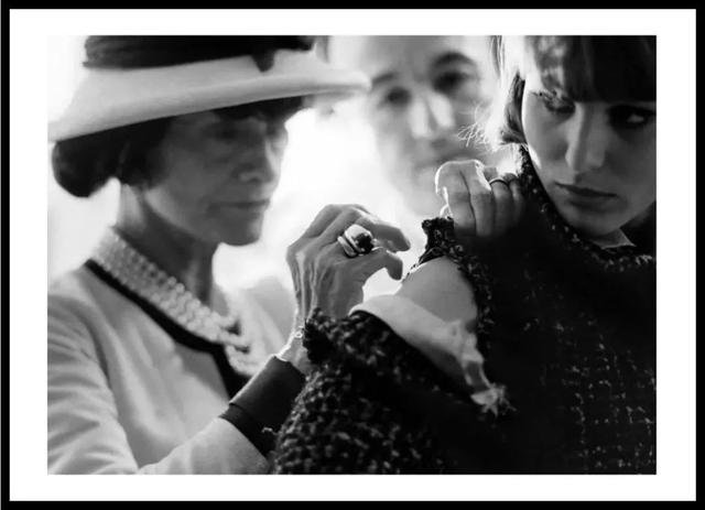 春天女士穿什么外套,今年春天必火的外套选它好看炸了