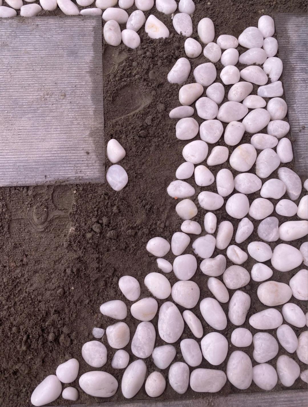 阳台砖与防腐木结合,阳台花园铺砖还是防腐木好