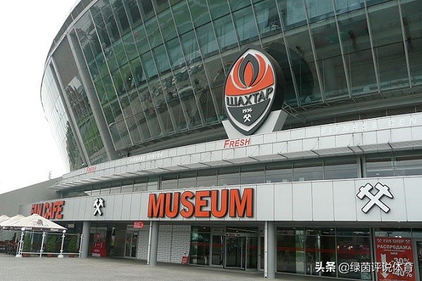 乌克兰国家队闪耀欧洲杯赛场,乌克兰队闯入欧洲杯决赛圈