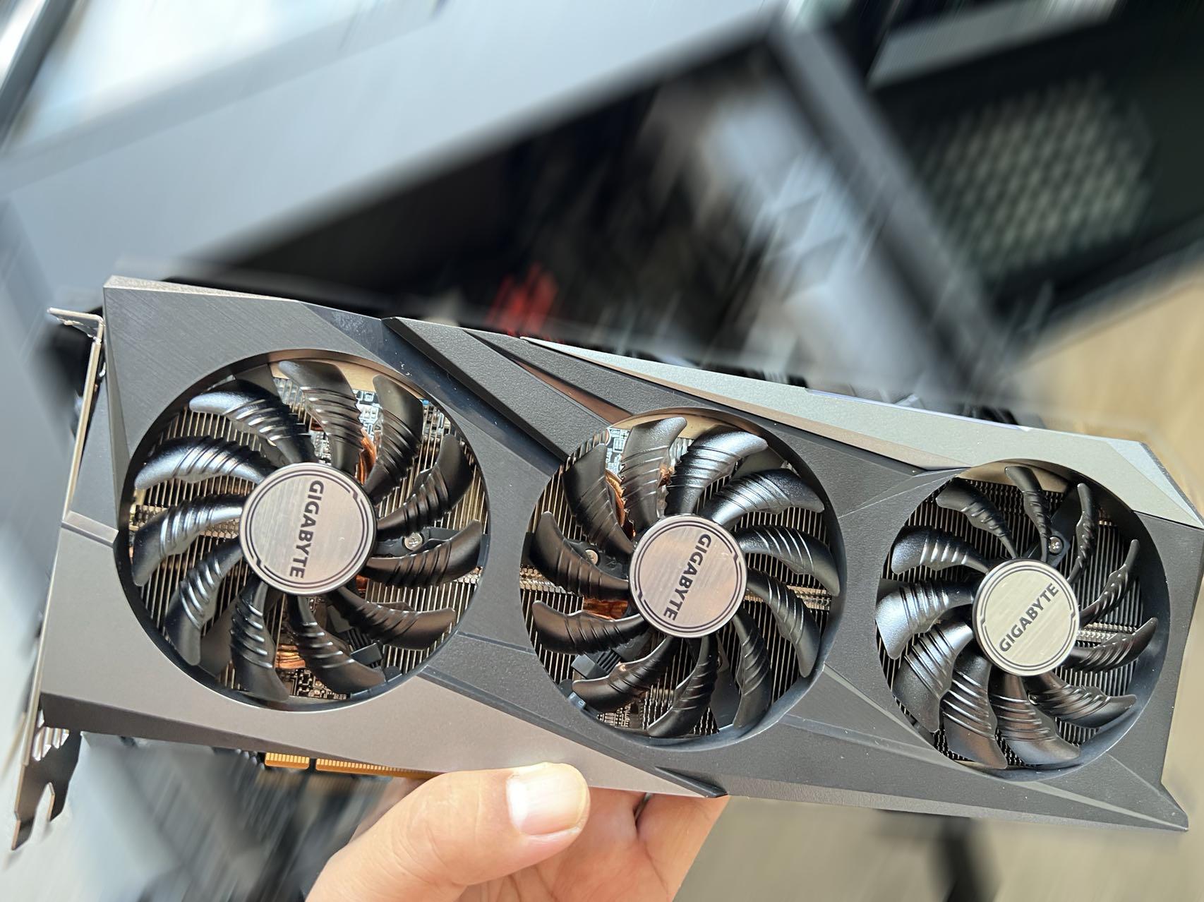 如何组装一台性能超高的电脑,如何组装一台最好的电脑