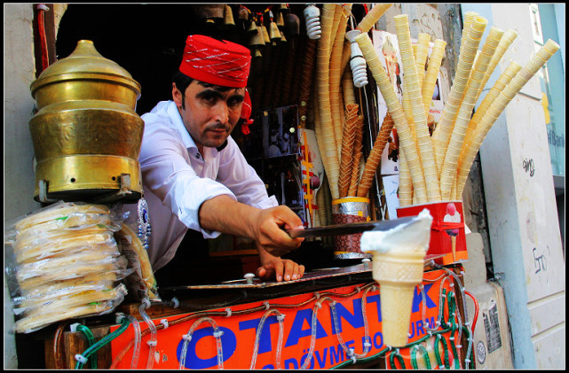 土耳其雪糕有什么特别,为什么土耳其冰淇淋会抓不住