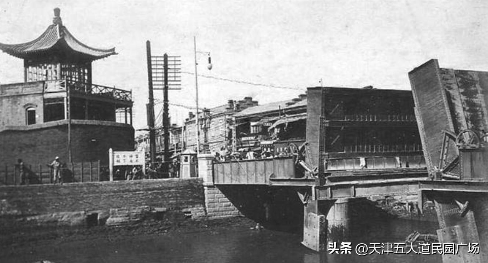 天津开启式铁桥,天津著名的海河解放铁桥