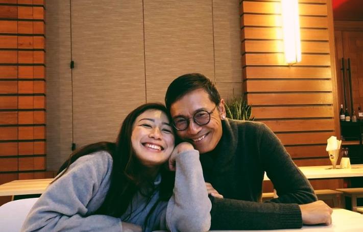 走进63岁苗侨伟香港的生活，住豪宅开游艇，好友遍布整个娱乐圈