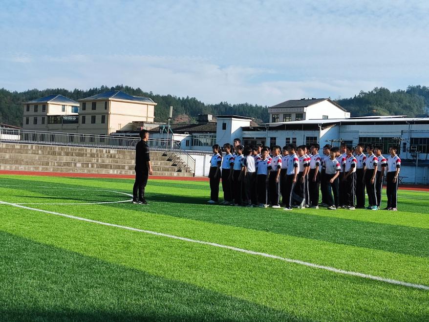 竹山县秦古中学表演操,中学足球青训训练课