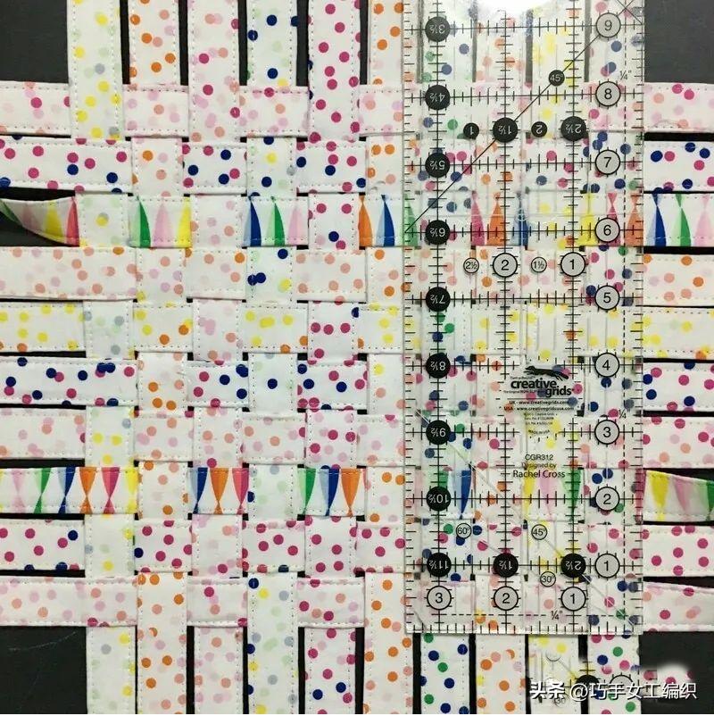 牛仔裤收纳神器改造,旧牛仔裤布条再利用的妙招