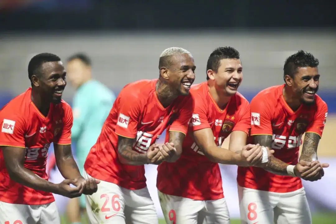 巴西球员月薪,巴西足球运动员5000w身价多少