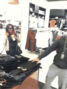 “坑”的钱不多，但*辱侮**性极强