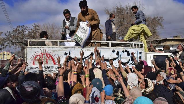 中国对巴基斯坦基建援助,巴基斯坦对巴铁的影响