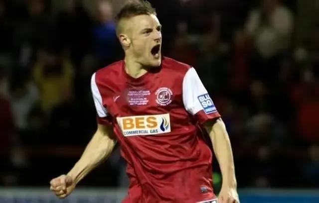 足坛十大贫民窟走出来的巨星,足坛15大贫民窟逆袭的巨星