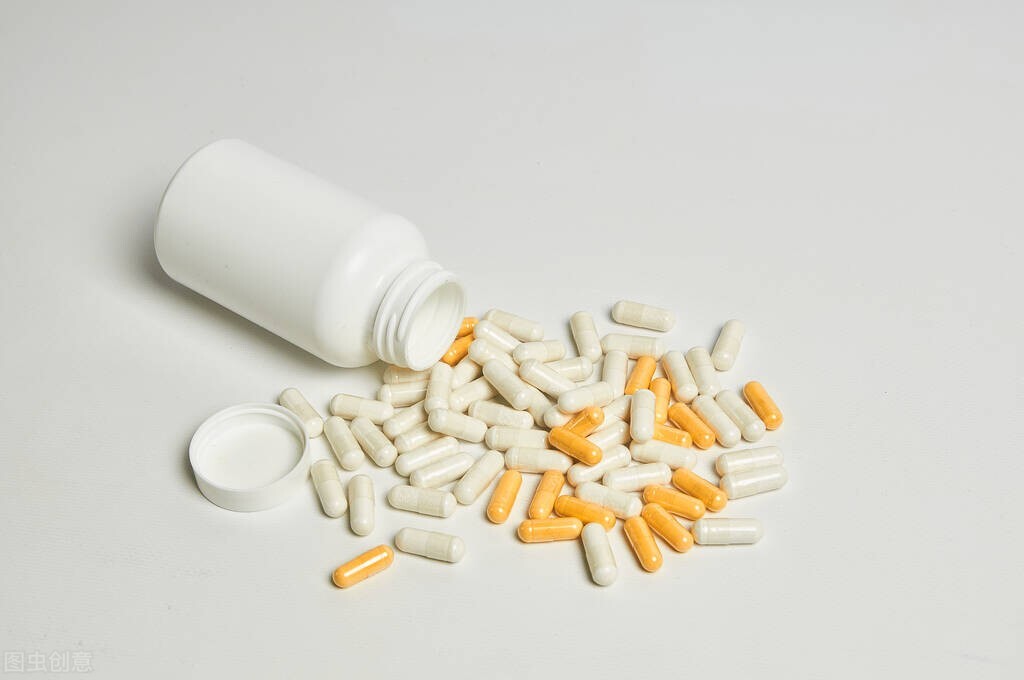 口腔溃疡用维c好还是维生素b2好,口腔溃疡21金维他和维c一块吃吗