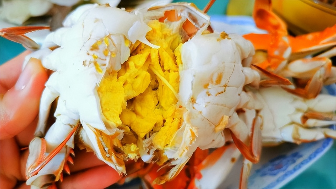 螃蟹怎么挑才好又肥又大,活螃蟹怎么挑选肥美