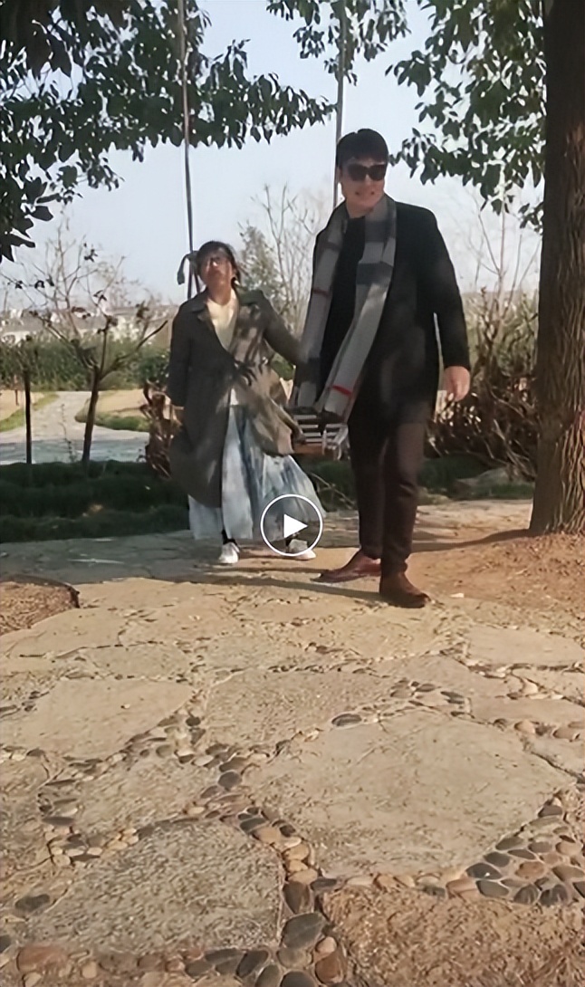 余秀华谈遭男友家暴后续,余秀华遭男友家暴视频