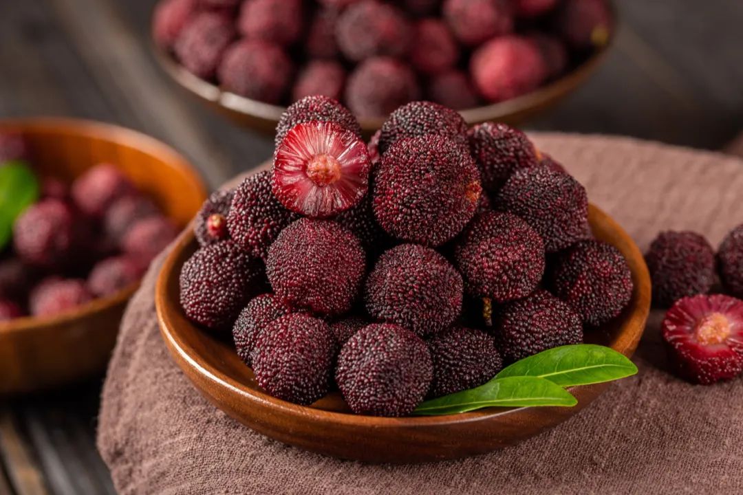 90后辞职回村种植中药材,90后夫妻放弃城市工作回乡当果农