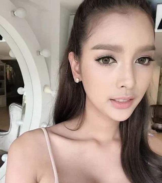 泰国最美人妖皇后嫁中国富商,泰国女星像angelababy