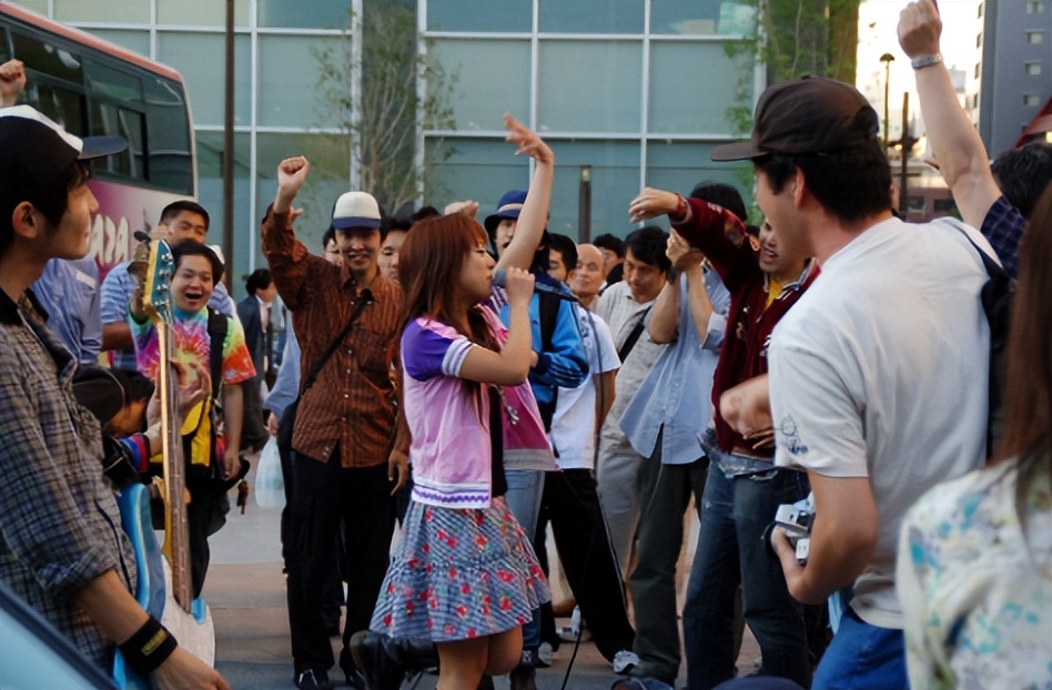 社交圈的隐藏力量，宅文化是如何影响日本的经济和文化产业的？