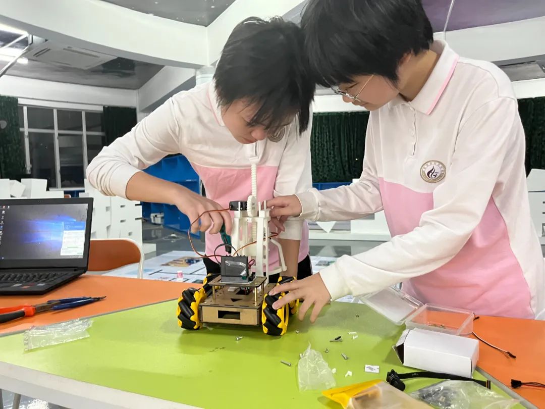 点赞我市两所学校荣获省级称号,喜报我县十名师生在省比赛中获奖