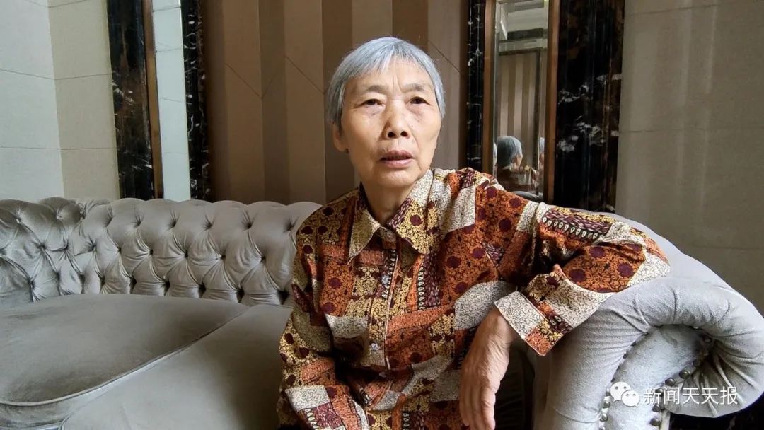 乐山一小区约20层楼被张贴涉黄小广告,民警:表面涉黄,实则涉诈